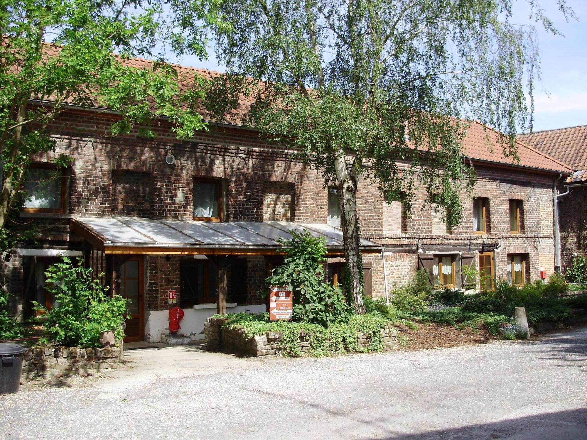 AUBERGE du BORD des EAUX - Demi-pension assurée sur réservation Saint-Amand-les-Eaux Exterior foto
