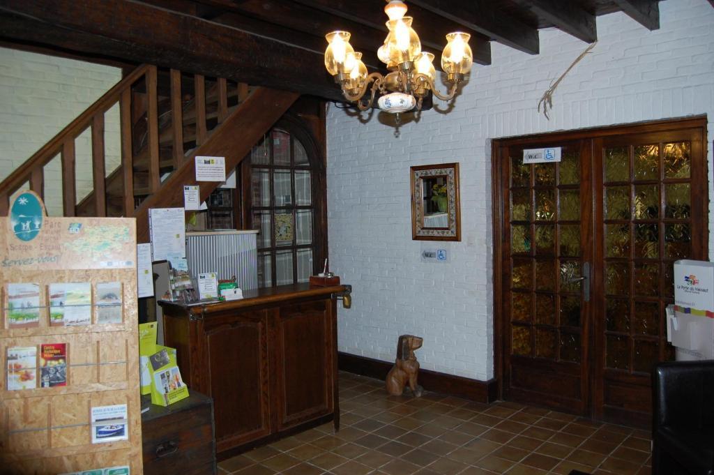 AUBERGE du BORD des EAUX - Demi-pension assurée sur réservation Saint-Amand-les-Eaux Exterior foto