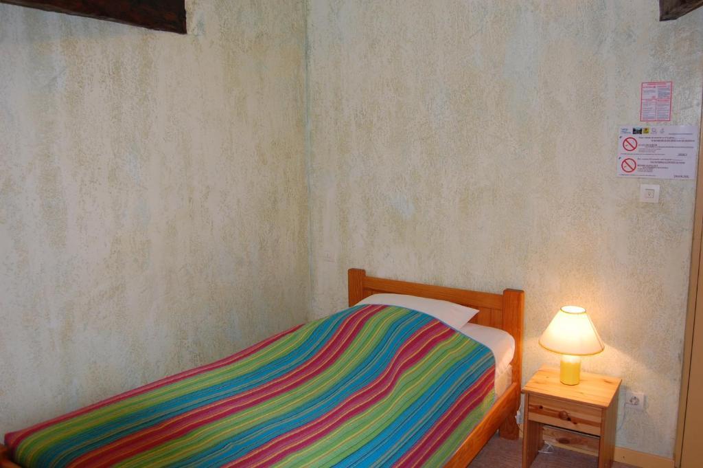 AUBERGE du BORD des EAUX - Demi-pension assurée sur réservation Saint-Amand-les-Eaux Habitación foto