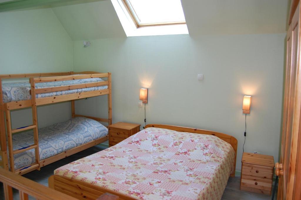AUBERGE du BORD des EAUX - Demi-pension assurée sur réservation Saint-Amand-les-Eaux Habitación foto