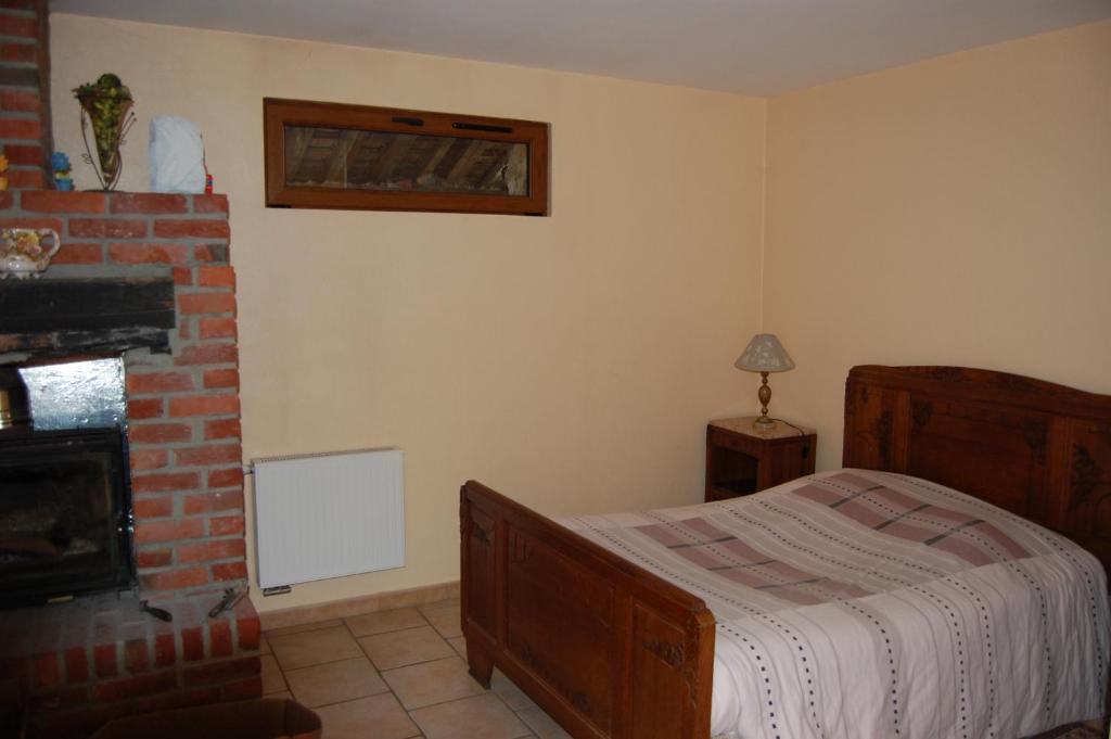 AUBERGE du BORD des EAUX - Demi-pension assurée sur réservation Saint-Amand-les-Eaux Habitación foto