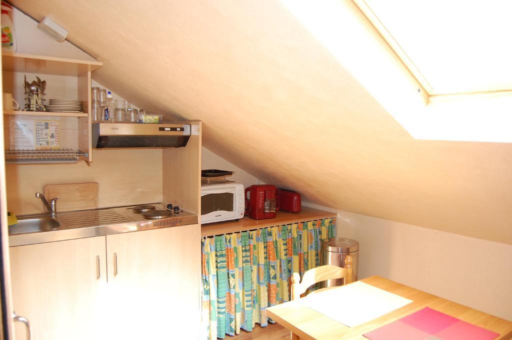 AUBERGE du BORD des EAUX - Demi-pension assurée sur réservation Saint-Amand-les-Eaux Habitación foto