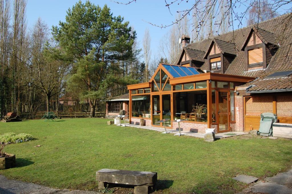 AUBERGE du BORD des EAUX - Demi-pension assurée sur réservation Saint-Amand-les-Eaux Exterior foto
