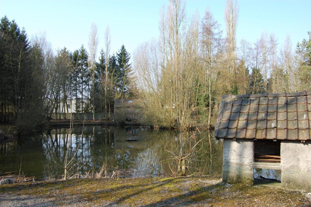 AUBERGE du BORD des EAUX - Demi-pension assurée sur réservation Saint-Amand-les-Eaux Exterior foto