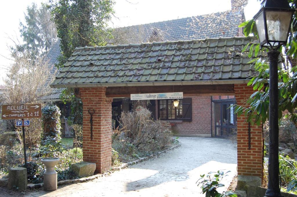 AUBERGE du BORD des EAUX - Demi-pension assurée sur réservation Saint-Amand-les-Eaux Exterior foto