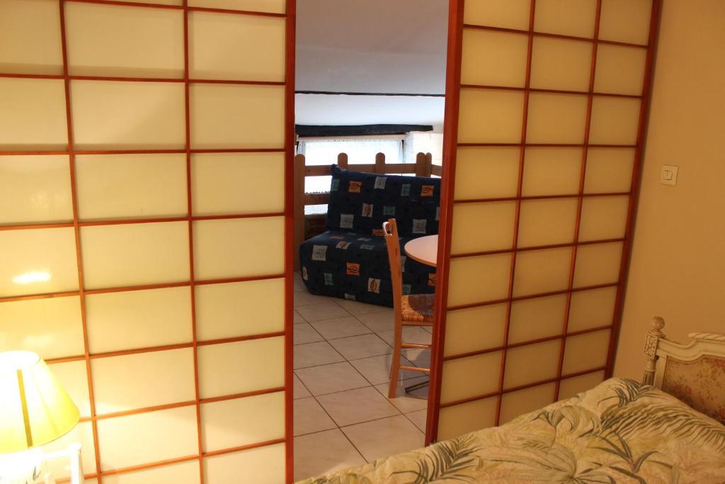 AUBERGE du BORD des EAUX - Demi-pension assurée sur réservation Saint-Amand-les-Eaux Habitación foto