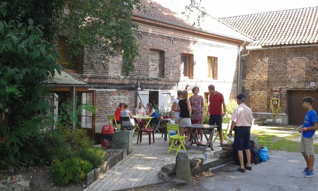 AUBERGE du BORD des EAUX - Demi-pension assurée sur réservation Saint-Amand-les-Eaux Exterior foto